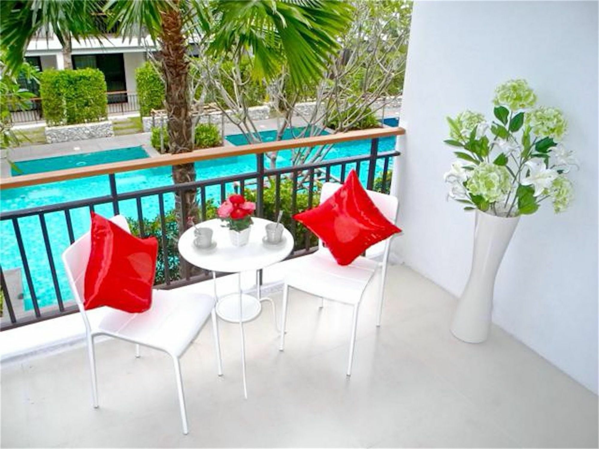 Title Rawai 2-Bedroom Apartment Pool View エクステリア 写真